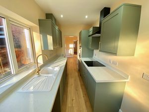 Kitchen- click for photo gallery